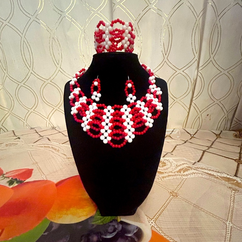 Beaded African Handmade Jewelry set Necklace, Earrings and Bracelet set. NEW